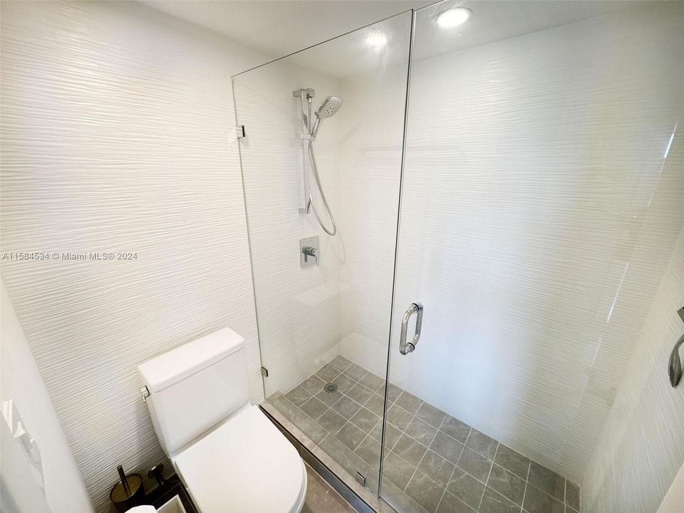 出租: $4,550 (2 贝兹, 3 浴室, 1521 平方英尺)