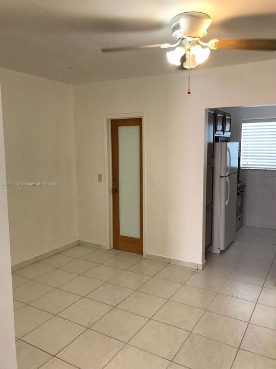 Active With Contract: $1,500 (0 beds, 1 baths, 415 Square Feet)