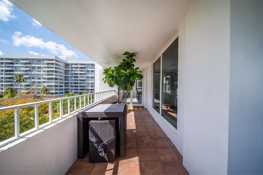 Active With Contract: $6,500 (2 beds, 2 baths, 1350 Square Feet)