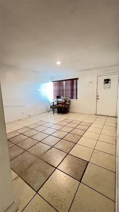 Active With Contract: $230,000 (2 beds, 1 baths, 827 Square Feet)