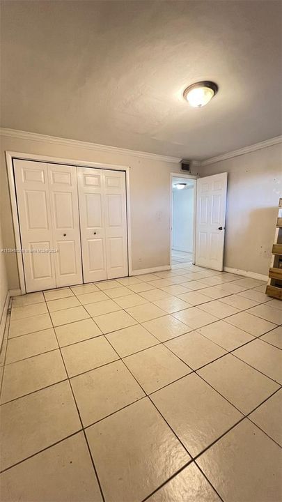 For Sale: $210,000 (2 beds, 1 baths, 827 Square Feet)