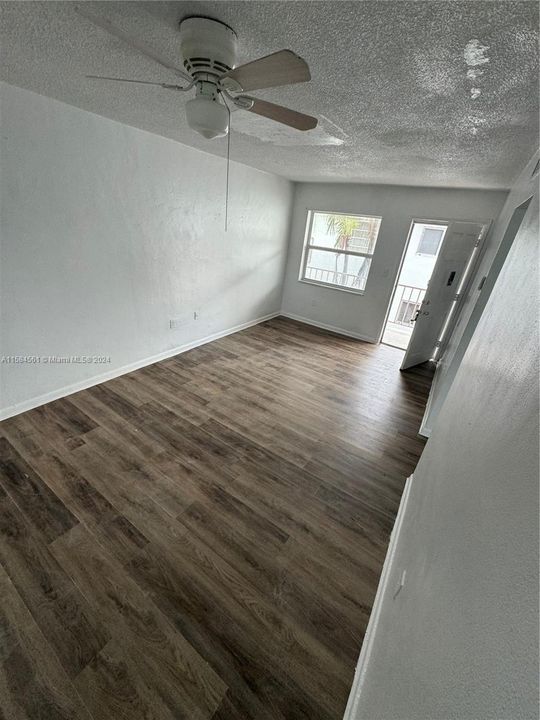 Recently Rented: $1,700 (1 beds, 1 baths, 600 Square Feet)