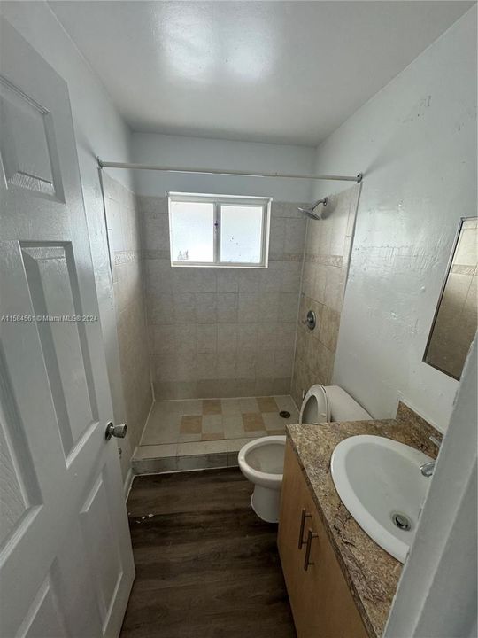 Recently Rented: $1,700 (1 beds, 1 baths, 600 Square Feet)