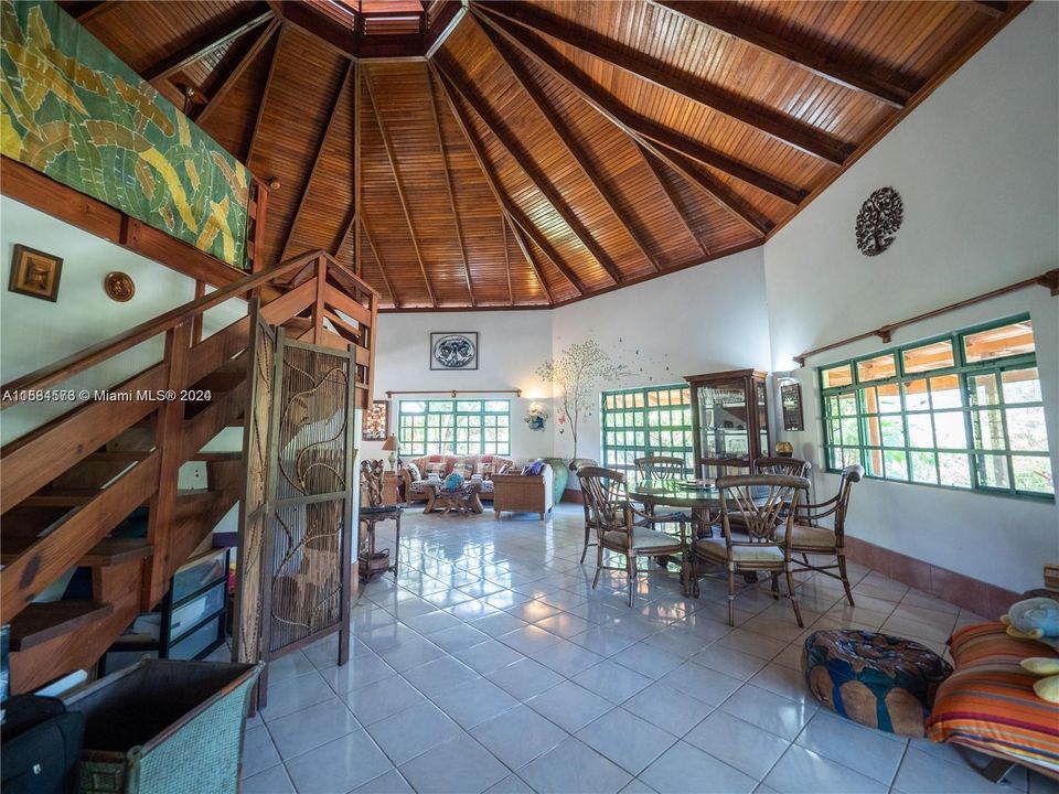 En Venta: $499,000 (3 camas, 2 baños, 0 Pies cuadrados)