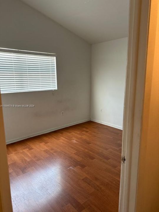 For Rent: $4,000 (2 beds, 1 baths, 875 Square Feet)