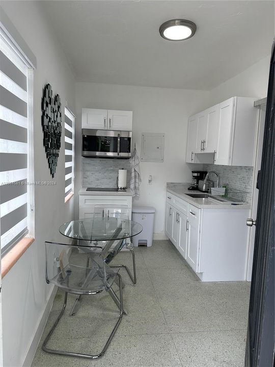For Rent: $2,500 (1 beds, 1 baths, 4161 Square Feet)