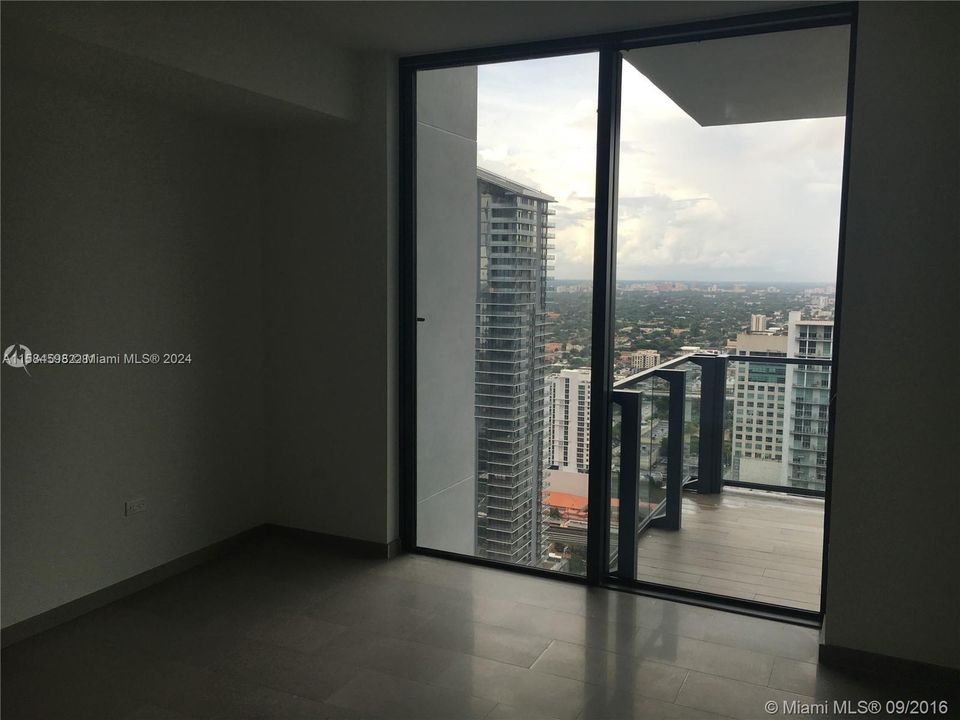 For Sale: $1,120,000 (2 beds, 2 baths, 1219 Square Feet)