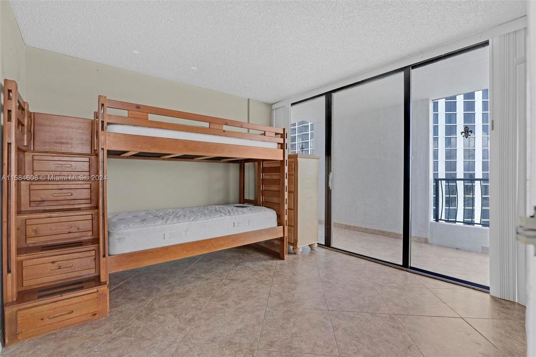 En Venta: $590,000 (2 camas, 2 baños, 1160 Pies cuadrados)