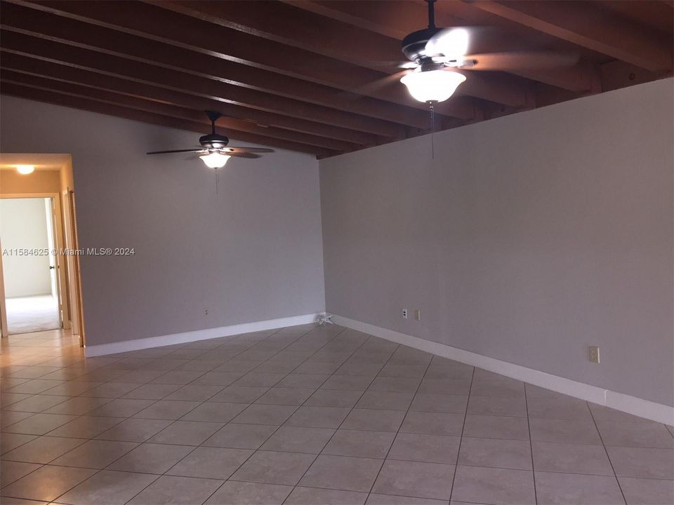 Recently Rented: $2,700 (2 beds, 2 baths, 1550 Square Feet)