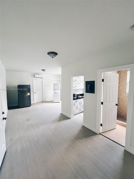 For Rent: $2,000 (1 beds, 1 baths, 13302 Square Feet)