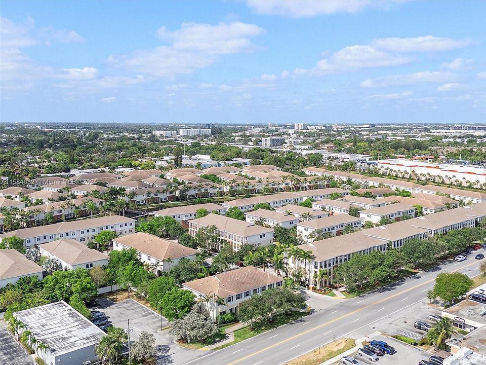 Active With Contract: $475,000 (3 beds, 2 baths, 1784 Square Feet)