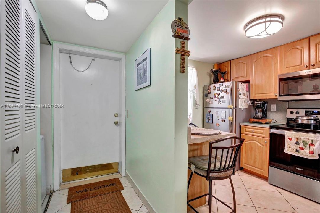 For Sale: $150,000 (2 beds, 2 baths, 960 Square Feet)