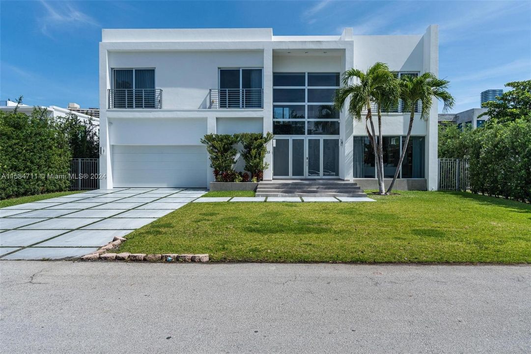 For Sale: $5,000,000 (5 beds, 4 baths, 5054 Square Feet)