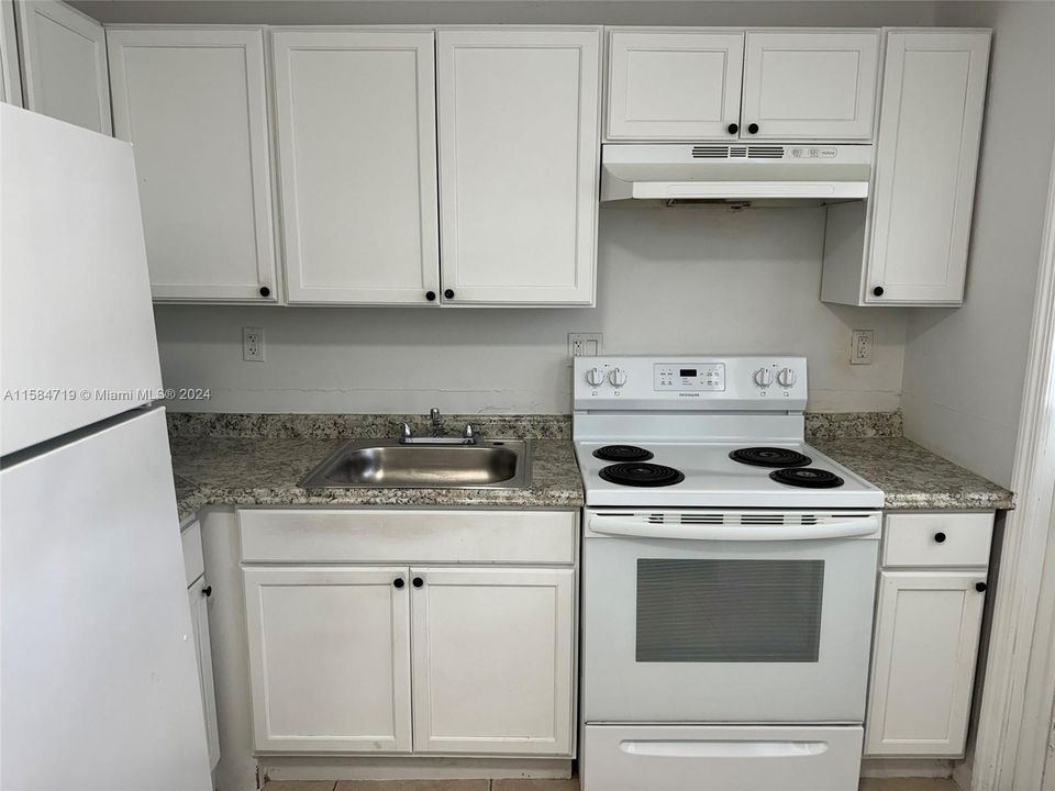 For Rent: $1,600 (1 beds, 1 baths, 668 Square Feet)