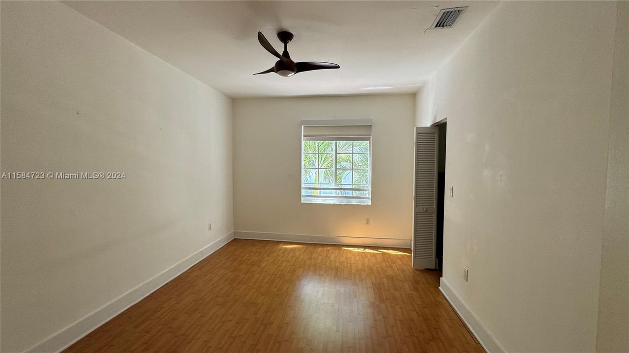 For Rent: $2,700 (1 beds, 1 baths, 716 Square Feet)