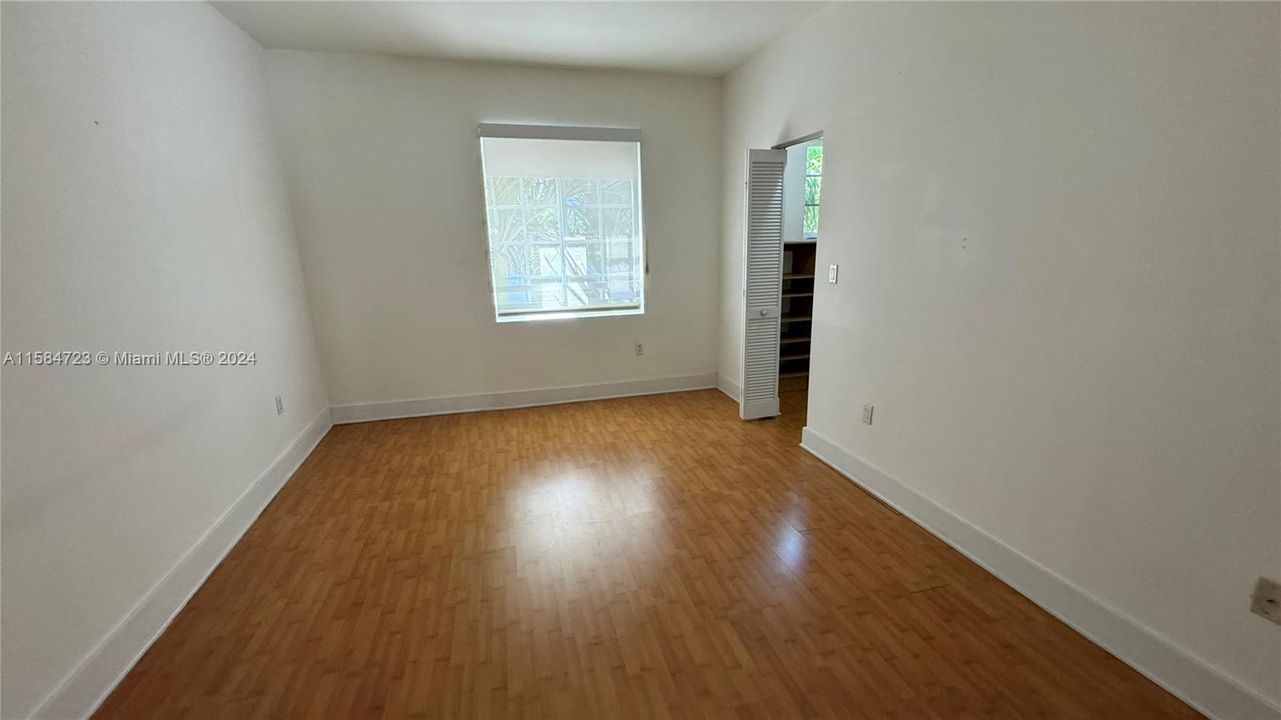 For Rent: $2,700 (1 beds, 1 baths, 716 Square Feet)