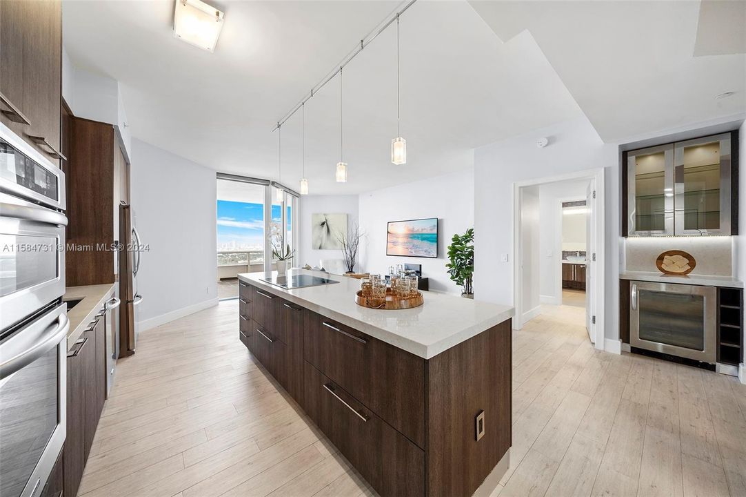 Active With Contract: $2,690,000 (2 beds, 2 baths, 1600 Square Feet)