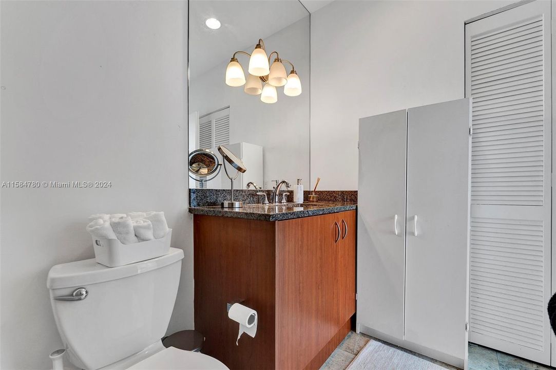 For Sale: $439,000 (1 beds, 1 baths, 545 Square Feet)