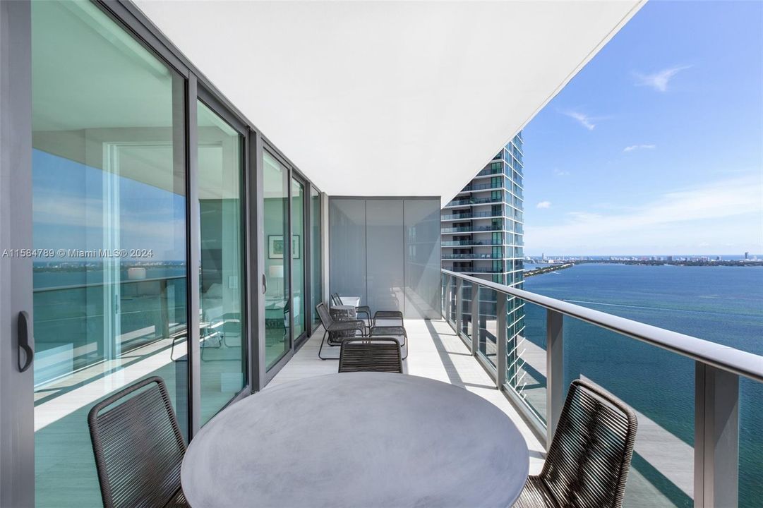 Recently Rented: $6,000 (2 beds, 3 baths, 1198 Square Feet)