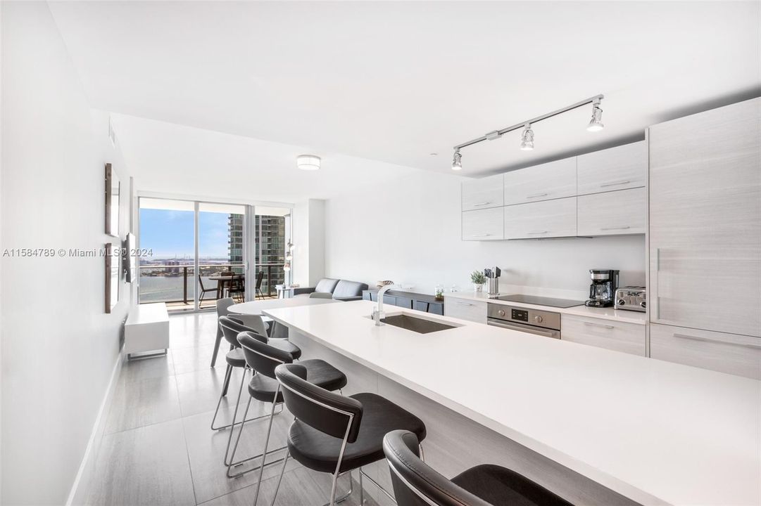 Recently Rented: $6,000 (2 beds, 3 baths, 1198 Square Feet)