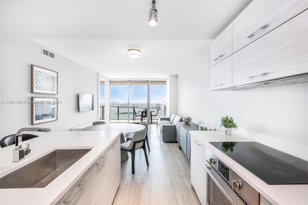 Recently Rented: $6,000 (2 beds, 3 baths, 1198 Square Feet)