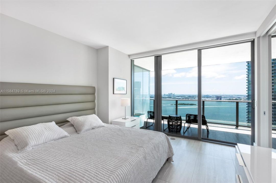 Recently Rented: $6,000 (2 beds, 3 baths, 1198 Square Feet)