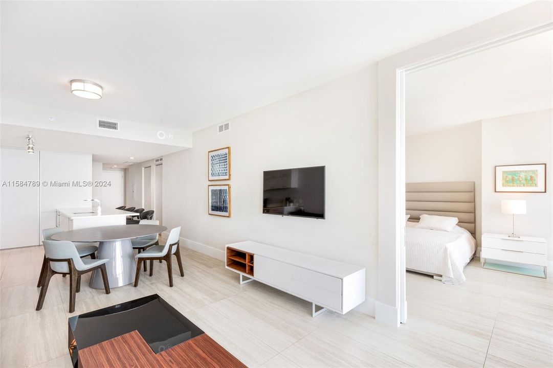 Recently Rented: $6,000 (2 beds, 3 baths, 1198 Square Feet)