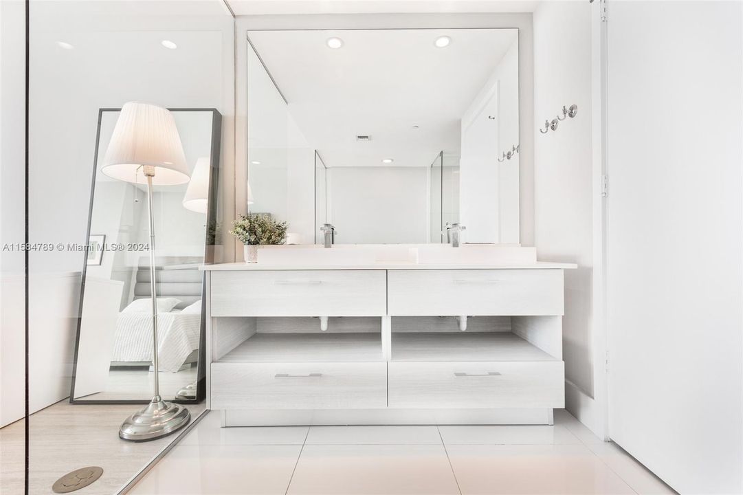 Recently Rented: $6,000 (2 beds, 3 baths, 1198 Square Feet)