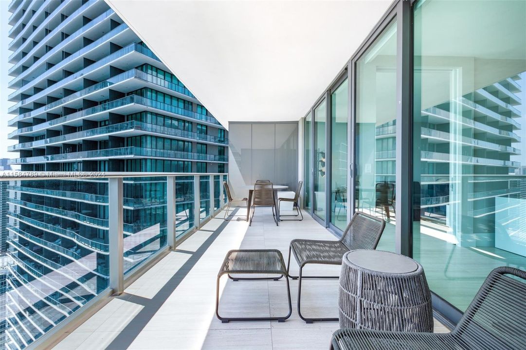 Recently Rented: $6,000 (2 beds, 3 baths, 1198 Square Feet)