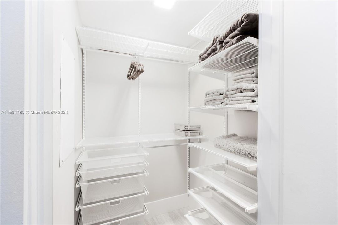 Recently Rented: $6,000 (2 beds, 3 baths, 1198 Square Feet)