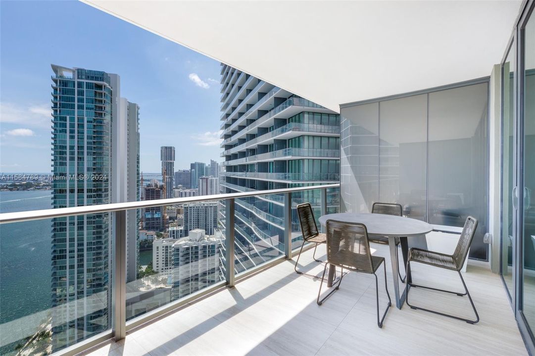 Recently Rented: $6,000 (2 beds, 3 baths, 1198 Square Feet)