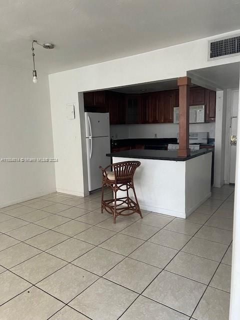 For Rent: $1,700 (1 beds, 1 baths, 801 Square Feet)