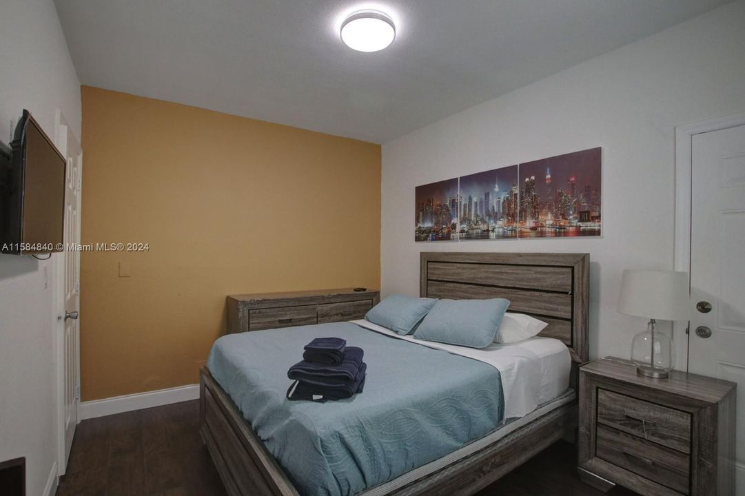 For Rent: $3,125 (2 beds, 2 baths, 978 Square Feet)