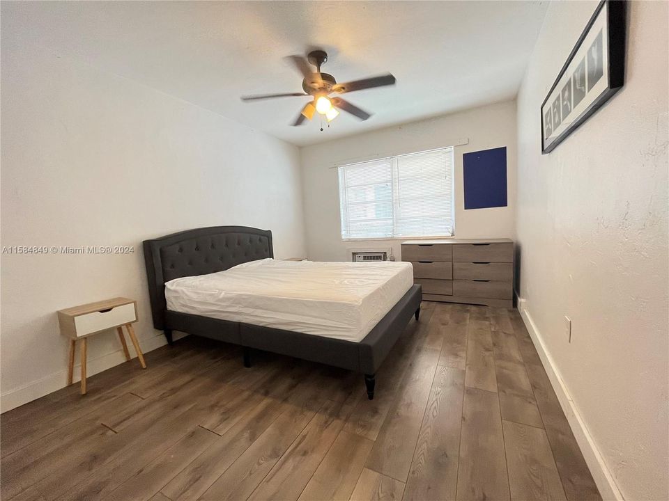 For Rent: $2,000 (1 beds, 1 baths, 3400 Square Feet)