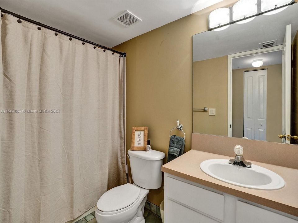 В аренду: $2,500 (2 спален, 2 ванн, 1147 Квадратных фут)