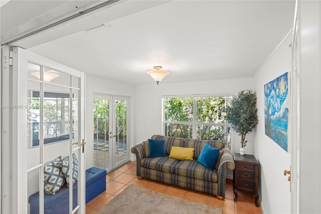 For Sale: $1,748,000 (3 beds, 2 baths, 1763 Square Feet)