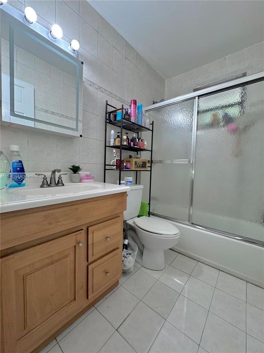 Недавно арендовано: $2,650 (2 спален, 1 ванн, 0 Квадратных фут)