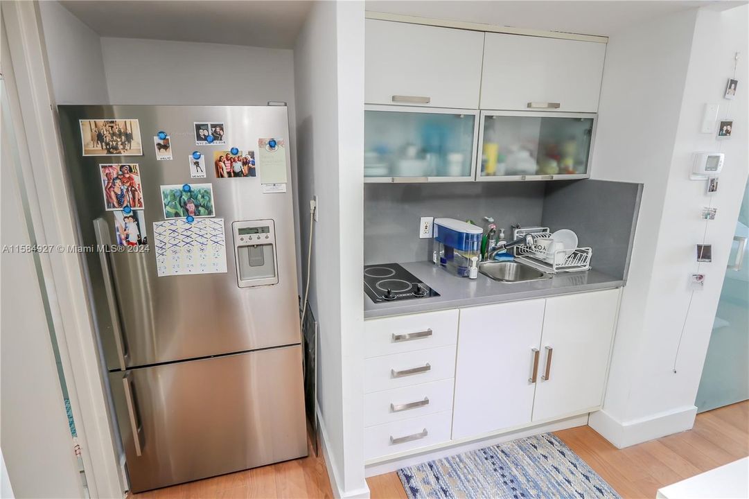 For Sale: $740,000 (2 beds, 2 baths, 1190 Square Feet)