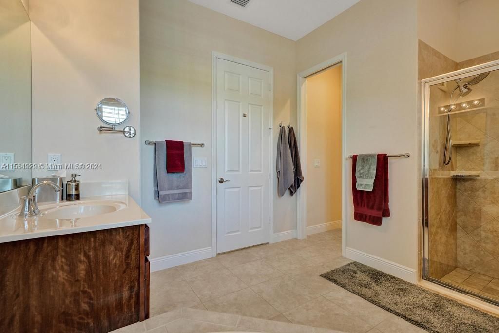 For Sale: $369,000 (2 beds, 2 baths, 1412 Square Feet)
