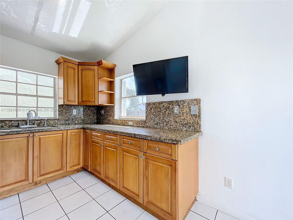 For Sale: $530,000 (3 beds, 2 baths, 1197 Square Feet)