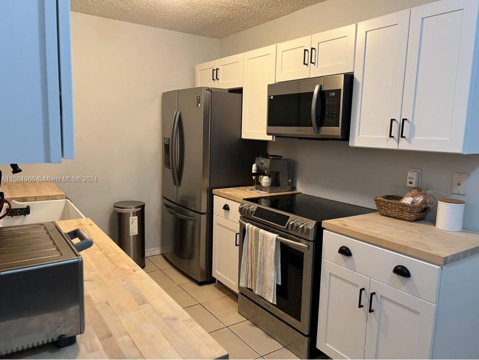 For Rent: $2,950 (3 beds, 2 baths, 1221 Square Feet)