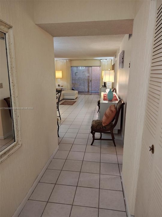 For Rent: $2,200 (2 beds, 2 baths, 1092 Square Feet)