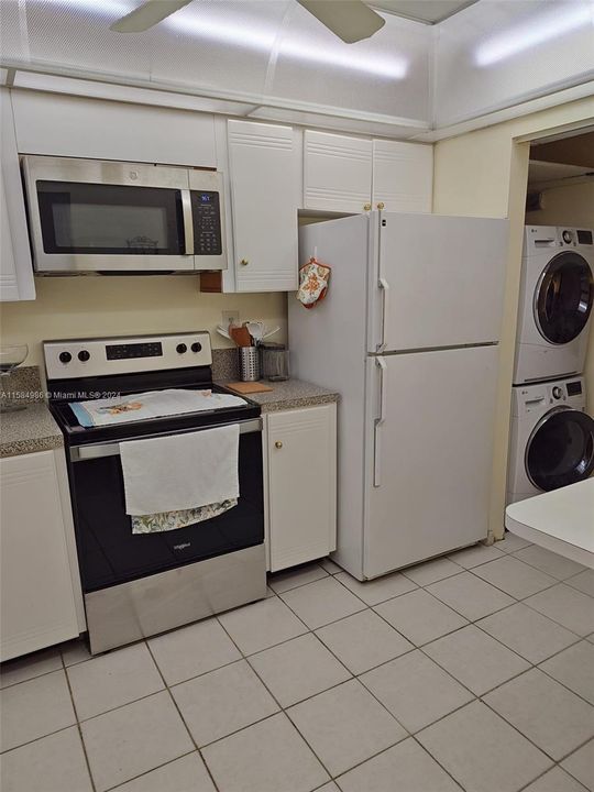 For Rent: $2,200 (2 beds, 2 baths, 1092 Square Feet)