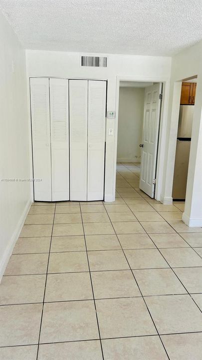 Active With Contract: $1,550 (1 beds, 1 baths, 480 Square Feet)