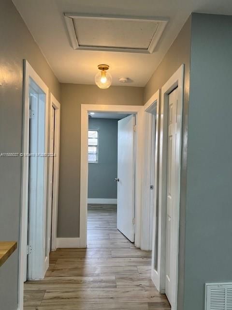 For Rent: $2,399 (2 beds, 1 baths, 893 Square Feet)