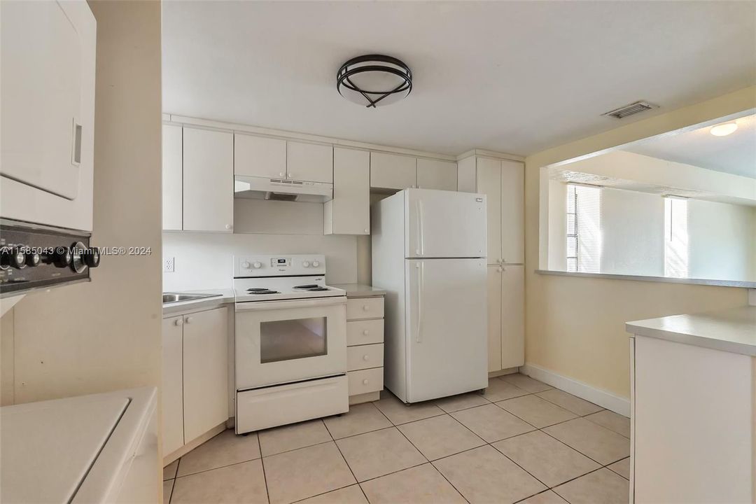 Active With Contract: $170,000 (3 beds, 2 baths, 1440 Square Feet)