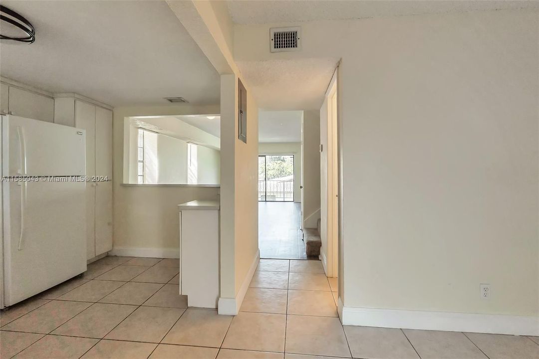 Active With Contract: $170,000 (3 beds, 2 baths, 1440 Square Feet)