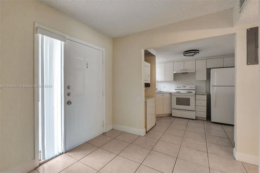 Recently Sold: $170,000 (3 beds, 2 baths, 1440 Square Feet)