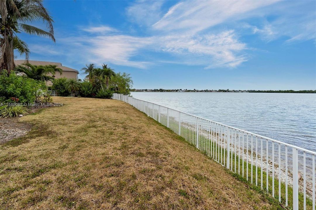 Active With Contract: $1,100,000 (5 beds, 3 baths, 2844 Square Feet)