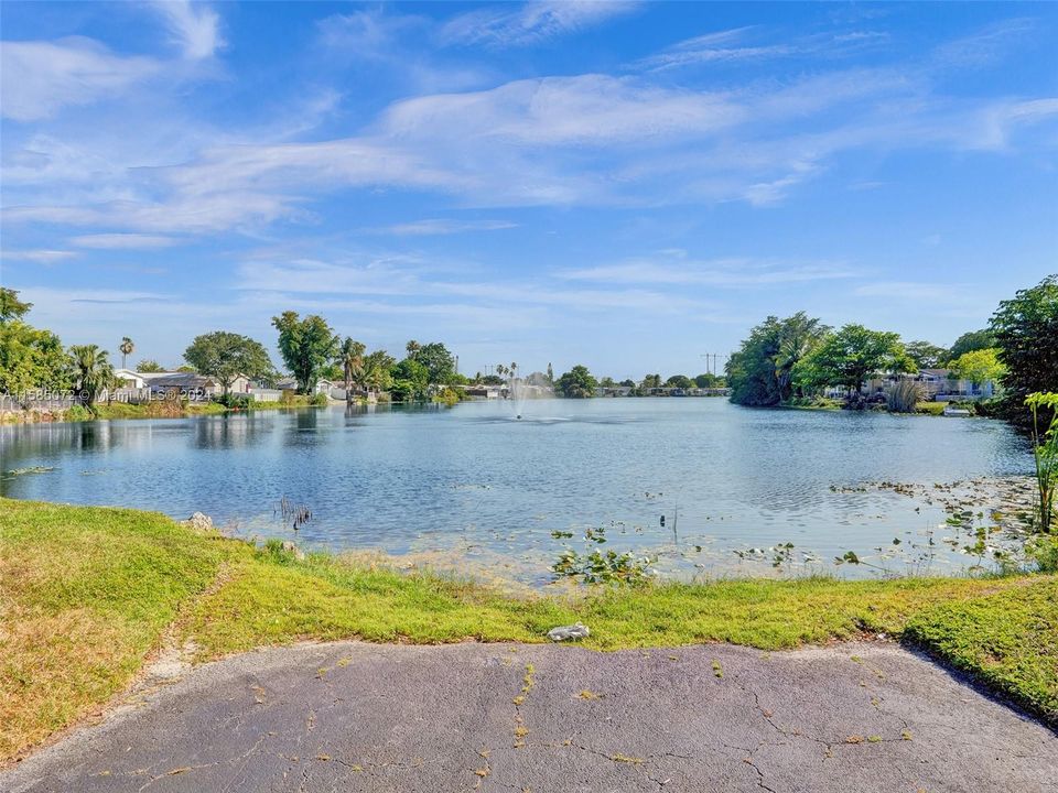 Active With Contract: $315,000 (3 beds, 2 baths, 1344 Square Feet)